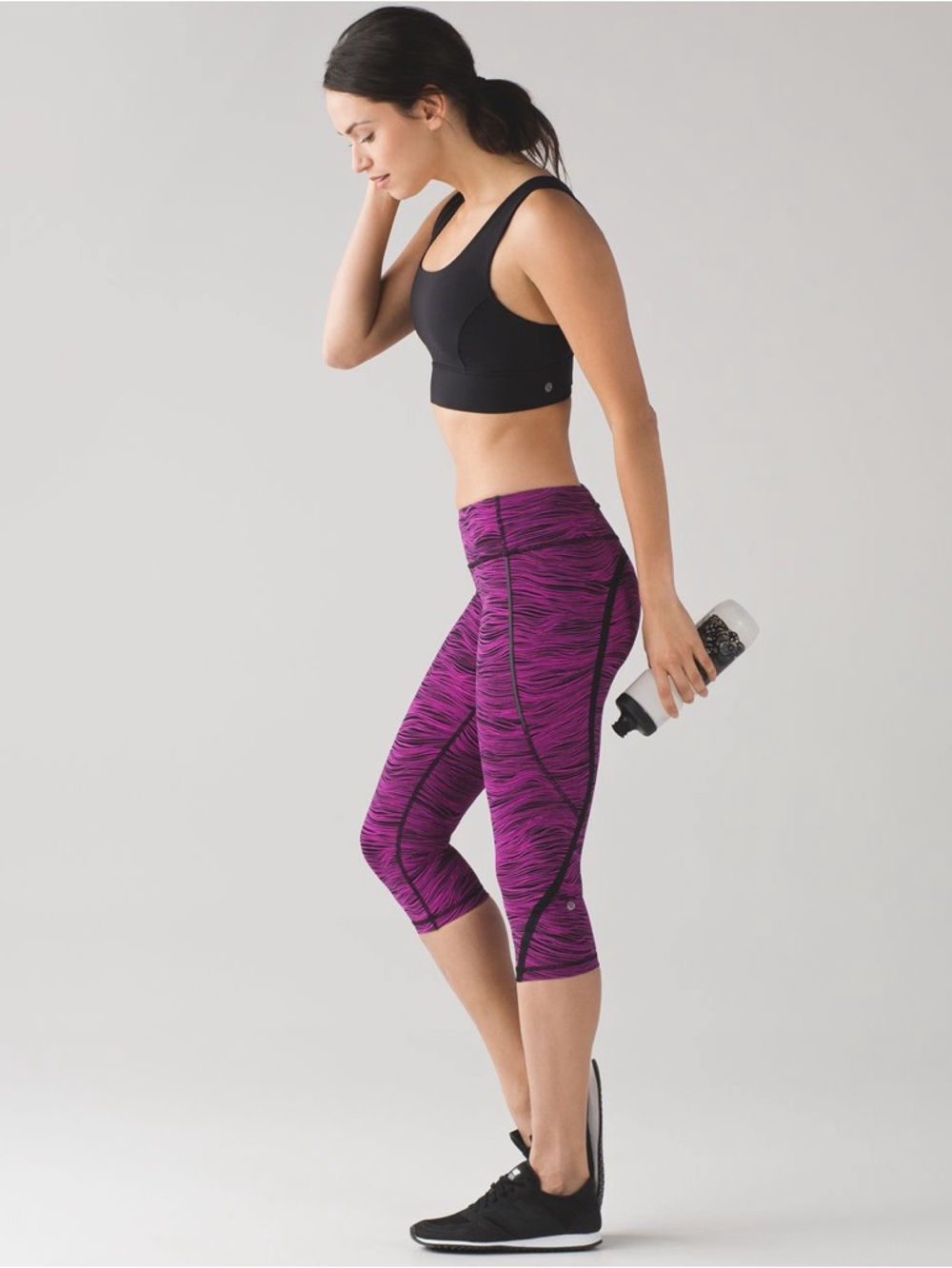 Lululemon On Track Crop (19")
Life Lines Leggings Size 8